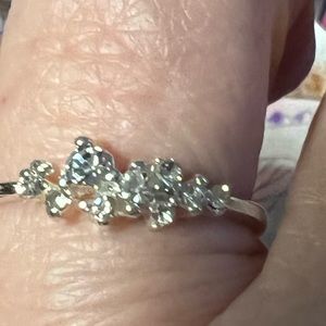 🆕️ Inexpensive bling ring